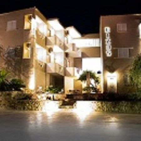 Hotel Rizos Bay Sarakiniko à Sarakiniko  Extérieur photo
